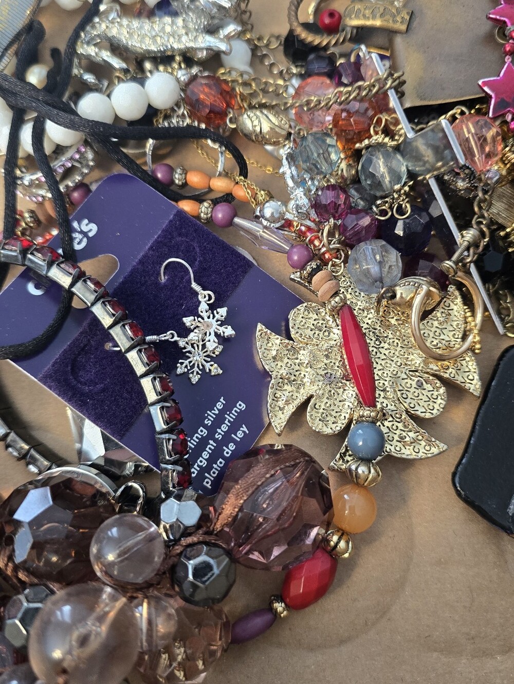 3 LB Pound Lot of Mixed Jewelry Pieces For Arts Crafts Some Broken & Wearable - Picture 8 of 10